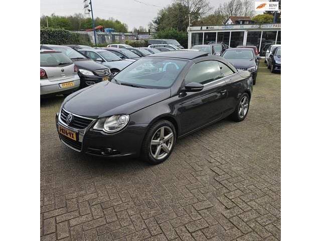 Bruin Gebruikt 2009 VW Eos Cabriolet | € 4.750 (Eerlijke prijs) - Afbeelding 1/4