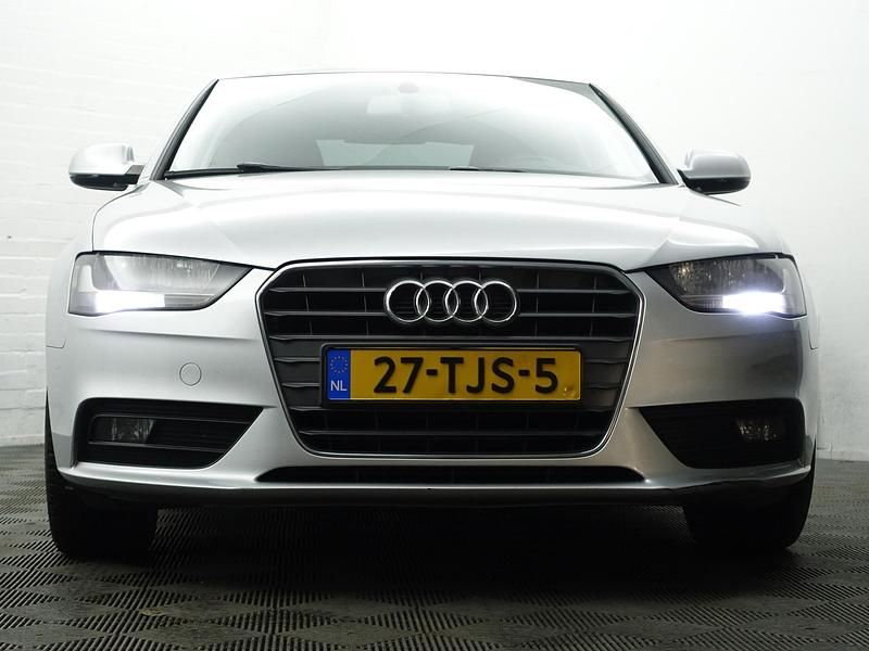 Occasion Audi A4 Comfort 170 PK (125 kW) 2012 Grijs metallic Sedan