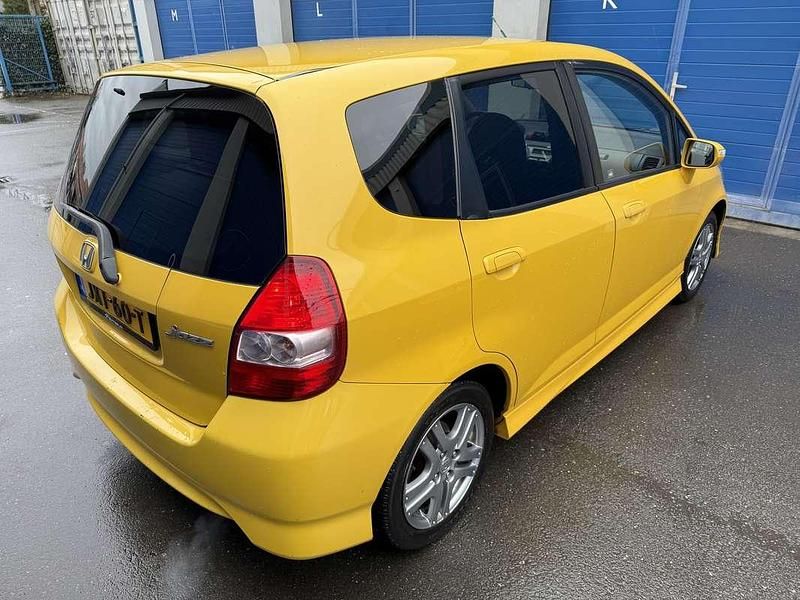 Occasion Honda Jazz ES 83 PK (61 kW) 2007 Geel Hatchback