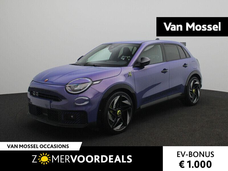 Paars Gebruikt 2025 Fiat 600E Abarth SUV | € 49.900 - Afbeelding 1/4
