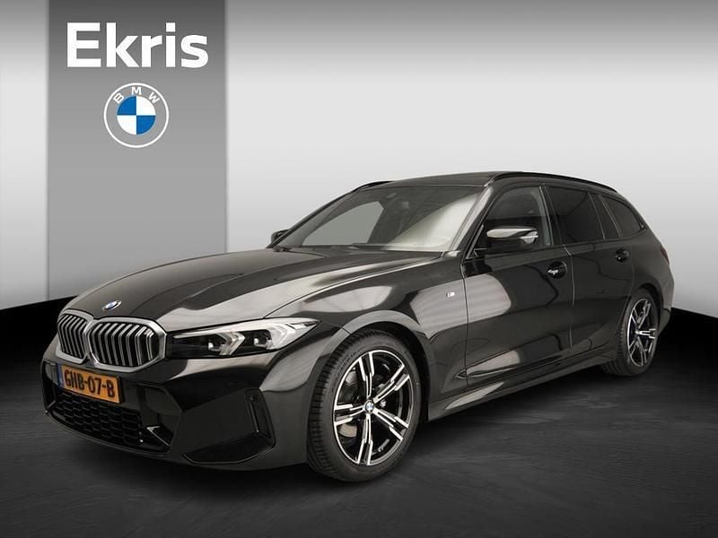 Zwart, metallic lak Gebruikt 2024 BMW 318 M Sport Stationwagen | € 40.900 (Eerlijke prijs) - Afbeelding 1/4