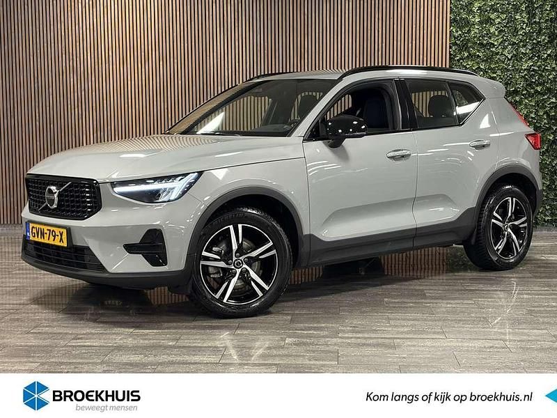 Grijs Gebruikt 2024 Volvo XC40 Plus SUV | € 40.850 (Eerlijke prijs) - Afbeelding 1/4