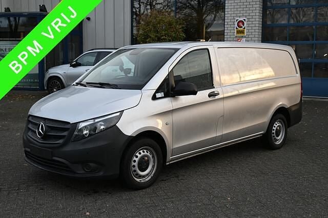 Zilver Gebruikt 2021 Mercedes Vito Van | € 21.950 (Goede deal) - Afbeelding 1/4
