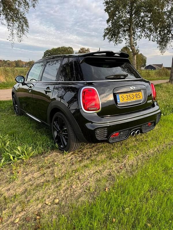 Zwart Gebruikt 2017 Mini Cooper S Chili Hatchback | € 19.995 (Duur) - Afbeelding 1/4