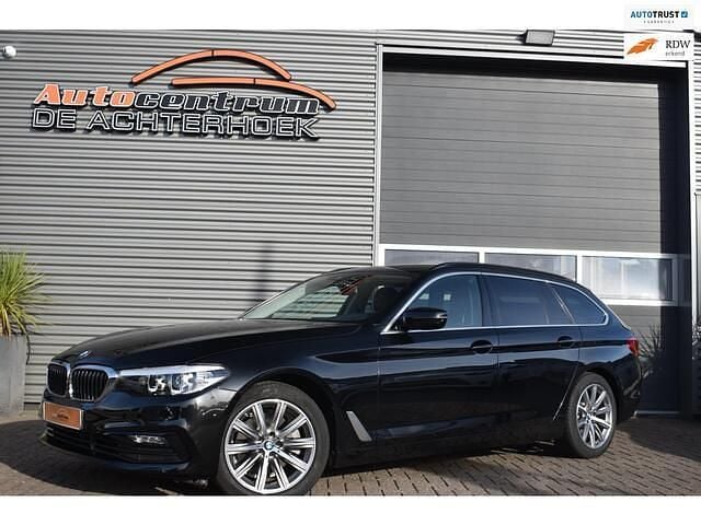Zwart Gebruikt 2017 BMW 520 Executive Stationwagen | € 22.999 (Goede deal) - Afbeelding 1/4