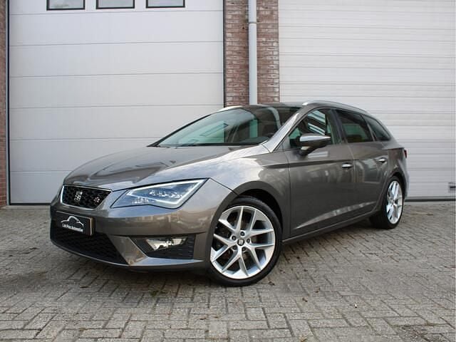 Grijs Gebruikt 2015 Seat Leon ST FR Stationwagen | € 12.500 (Eerlijke prijs) - Afbeelding 1/4