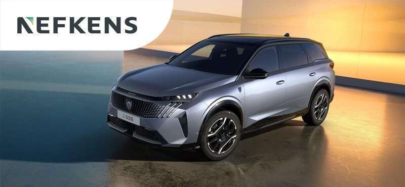 Grijs Gebruikt 2024 Peugeot e-5008 Avantage SUV | € 53.375 - Afbeelding 1/4