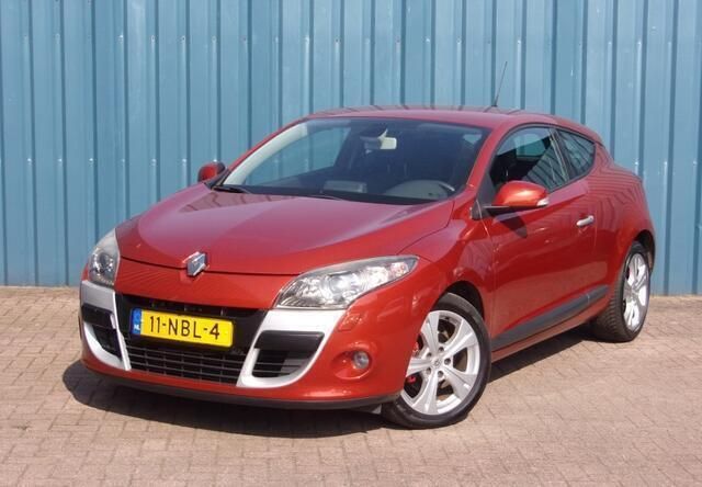 Oranje Gebruikt 2010 Renault Mégane Coupé Dynamique Coupé | € 4.250 (Eerlijke prijs) - Afbeelding 1/4