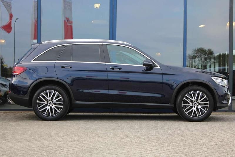 Blauw Gebruikt 2020 Mercedes GLC300e Advantage SUV | € 37.900 (Eerlijke prijs) - Afbeelding 1/4