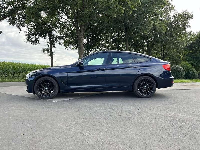Blauw Gebruikt 2015 BMW 318 Gran Turismo Executive Sedan | € 14.499 - Afbeelding 1/4