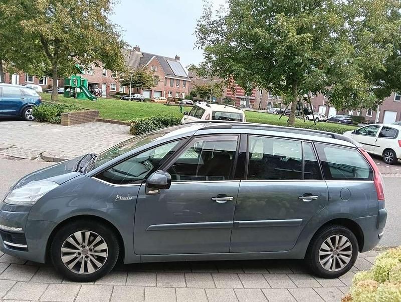 Grijs Gebruikt 2011 Citroën C4 Picasso Tendance MPV | € 2.250 (Eerlijke prijs) - Afbeelding 1/4