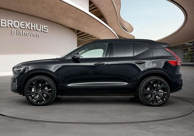 Zwart Occasion 2025 Volvo EX40 Single Motor SUV | € 46.895 (Eerlijke prijs) - Afbeelding 1/4