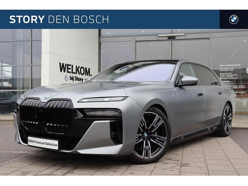 Grijs Occasion 2024 BMW i7 Executive Sedan | € 89.950 (Goede deal) - Afbeelding 1/4