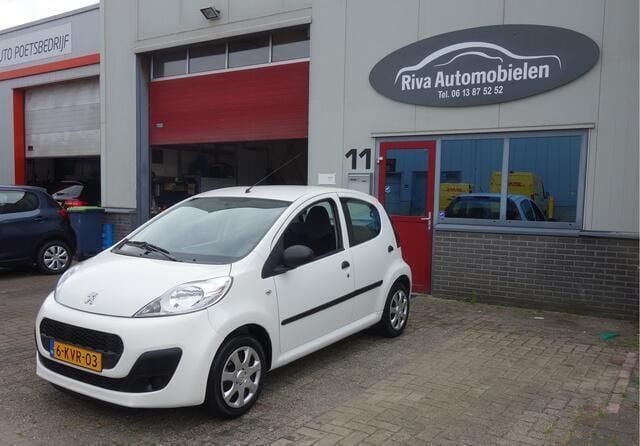 Wit Gebruikt 2013 Peugeot 107 Access Hatchback | € 3.950 (Eerlijke prijs) - Afbeelding 1/4