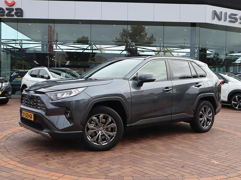 Grijs Gebruikt 2023 Toyota RAV4 Active SUV | € 41.945 (Eerlijke prijs) - Afbeelding 1/4