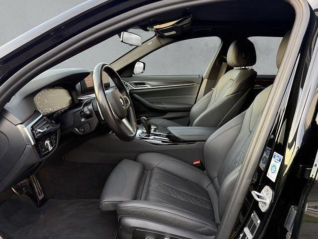 Occasion BMW 530e M Sport 291 PK (214 kW) 2024 Zwart (metallic) Stationwagen