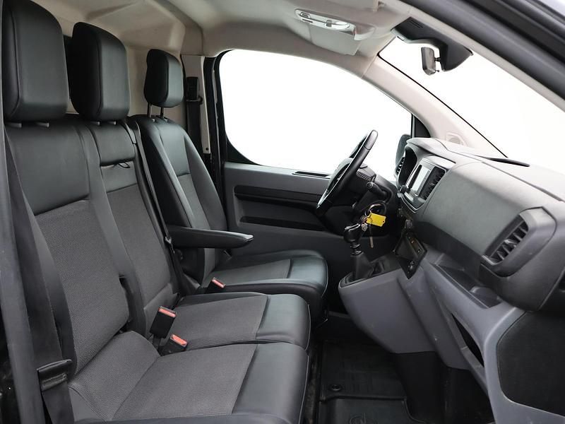 Occasion Opel Vivaro Innovation 150 PK (110 kW) 2021 Zwart MPV