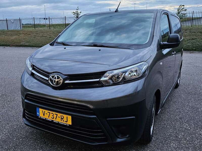 Grijs Gebruikt 2018 Toyota Proace Cool Van | € 15.000 (Iets duurder) - Afbeelding 1/4