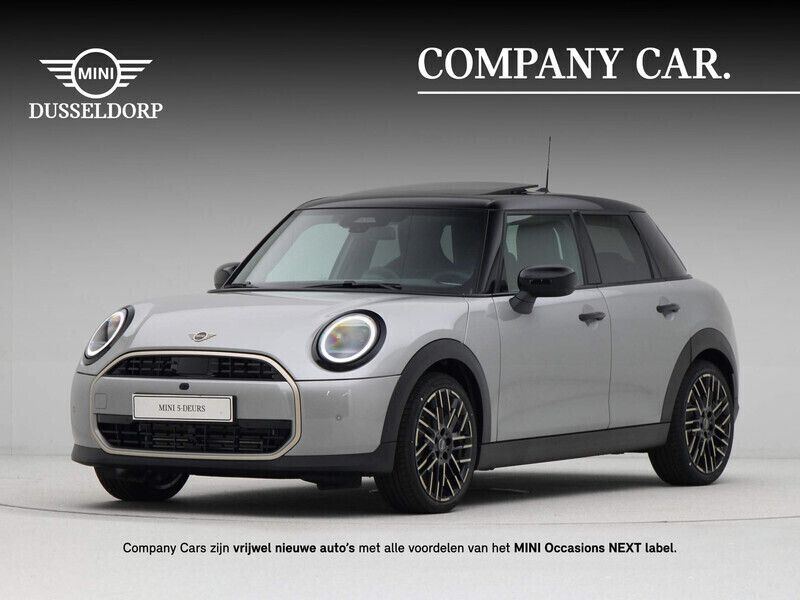Zilver Gebruikt 2024 Mini Cooper Favoured Hatchback | € 36.400 - Afbeelding 1/4