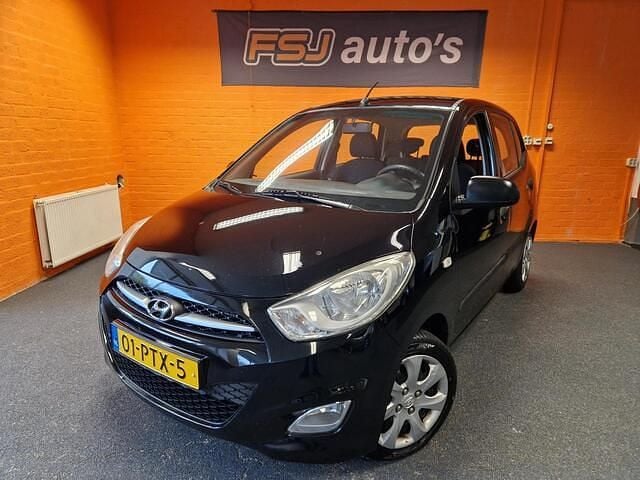 Zwart (metallic) Gebruikt 2011 Hyundai i10 Hatchback | € 1.750 (Goede deal) - Afbeelding 1/4