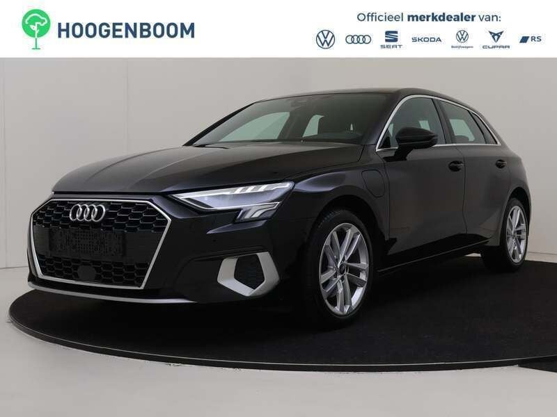 Zwart Gebruikt 2022 Audi A3 Sportback Advanced Hatchback | € 25.950 (Goede deal) - Afbeelding 1/4