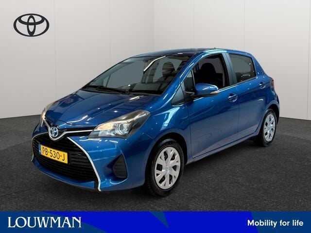 Blauw, metallic lak Gebruikt 2015 Toyota Yaris Hatchback | € 10.990 (Goede deal) - Afbeelding 1/4
