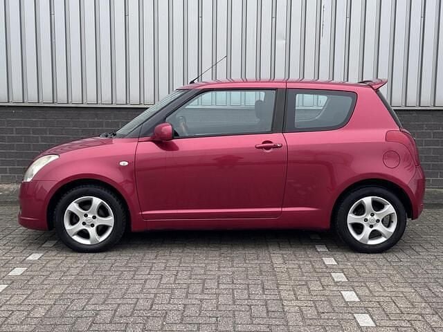 Occasion Suzuki Swift Exclusive 92 PK (67 kW) 2007 Rood Hatchback