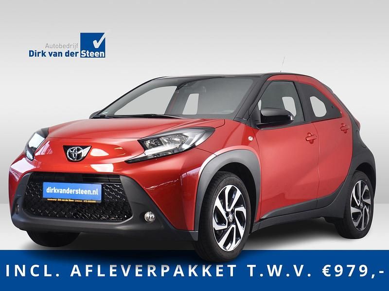 Rood Gebruikt 2024 Toyota Aygo Pulse Hatchback | € 22.950 (Iets duurder) - Afbeelding 1/4