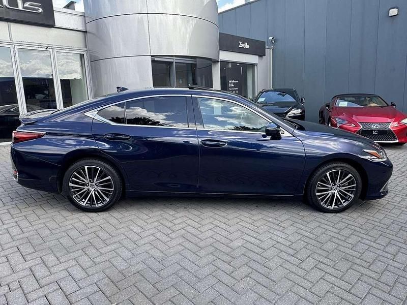 Occasion Lexus ES300 Business Edition 218 PK (160 kW) 2024 Blauw Sedan