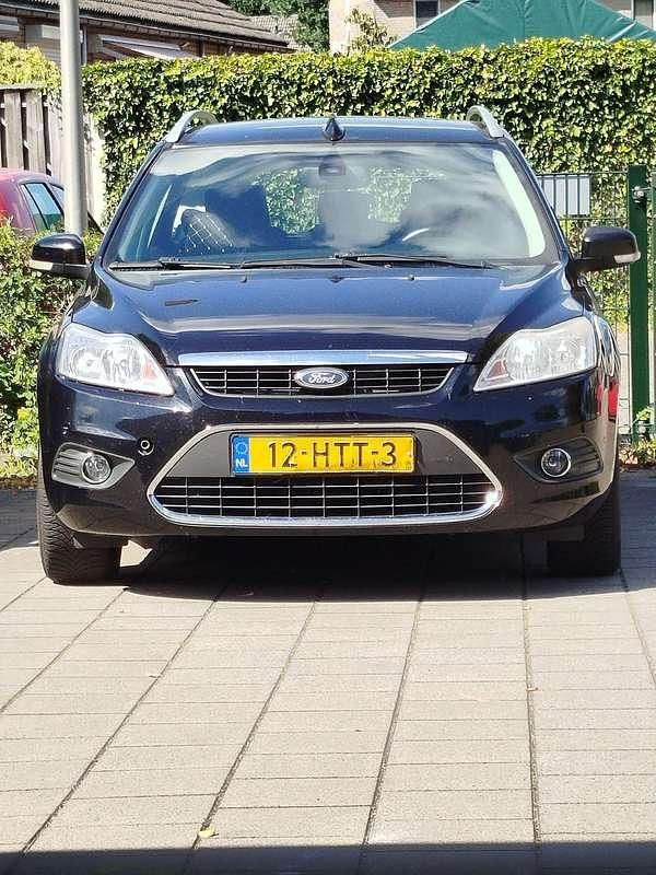 Occasion 2009 Ford Focus Ghia Stationwagen | € 2.450 (Duur) - Afbeelding 1/4