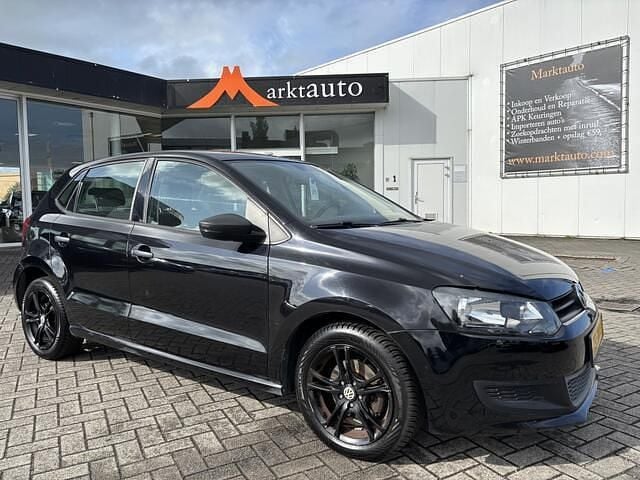 Zwart Gebruikt 2010 VW Polo Hatchback | € 3.440 (Super prijs) - Afbeelding 1/4