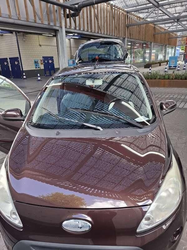 Bruin Gebruikt 2009 Ford Ka Titanium Hatchback | € 2.000 (Eerlijke prijs) - Afbeelding 1/4