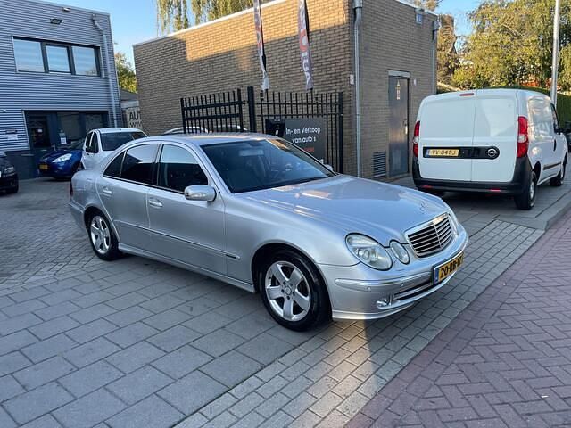 Occasion Mercedes E220 Avantgarde 150 PK (110 kW) 2005 Grijs Sedan
