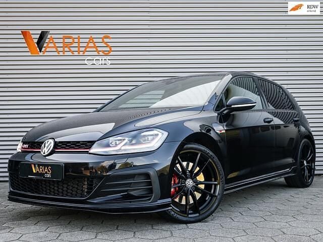 Zwart (metallic) Occasion 2020 VW Golf VII GTI Hatchback | € 34.950 (Eerlijke prijs) - Afbeelding 1/4
