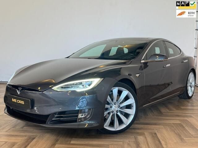 Grijs, metallic lak Gebruikt 2018 Tesla Model S Sedan | € 22.944 (Super prijs) - Afbeelding 1/4