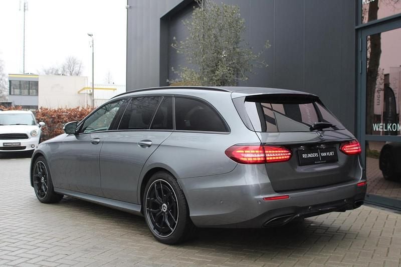 Occasion Mercedes E220 AMG line 2024 Grijs Stationwagen