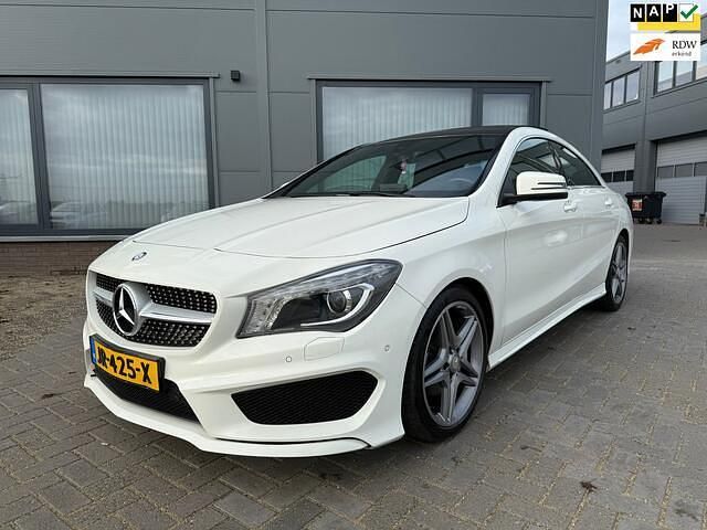 Wit Gebruikt 2016 Mercedes CLA180 Ambition Sedan | € 15.750 (Eerlijke prijs) - Afbeelding 1/4