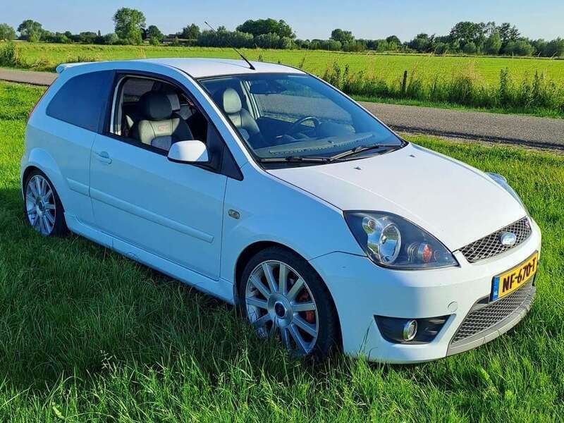 Wit Gebruikt 2007 Ford Fiesta ST Hatchback | € 3.500 (Goede deal) - Afbeelding 1/4
