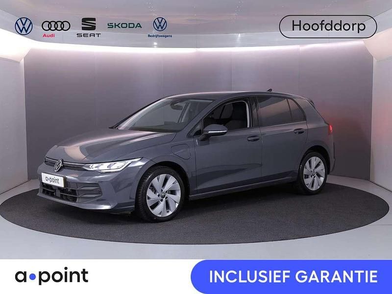 Grijs Occasion 2025 VW Golf VIII Edition Hatchback | € 29.949 (Super prijs) - Afbeelding 1/3