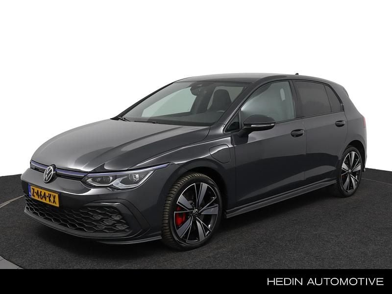 Grijs Gebruikt 2022 VW Golf VIII GTE Hatchback | € 26.950 (Eerlijke prijs) - Afbeelding 1/4