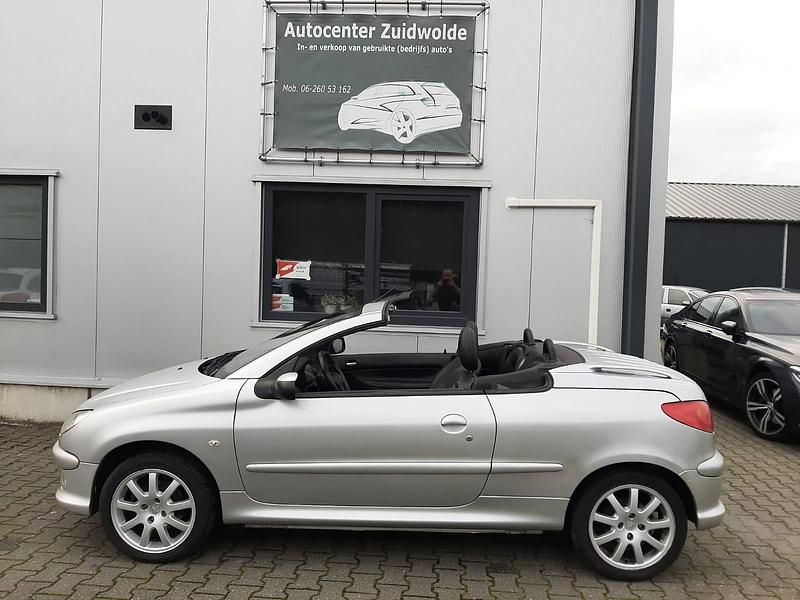 Occasion Peugeot 206 109 PK (80 kW) 2005 Grijs Cabriolet