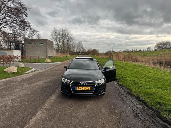 Zwart Occasion 2018 Audi A3 Proline Hatchback | € 13.000 (Super prijs) - Afbeelding 1/4