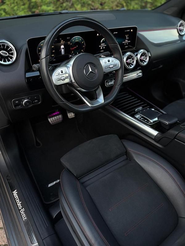 Occasion Mercedes B200 AMG Line Premium Plus 163 PK (119 kW) 2019 Grijs MPV