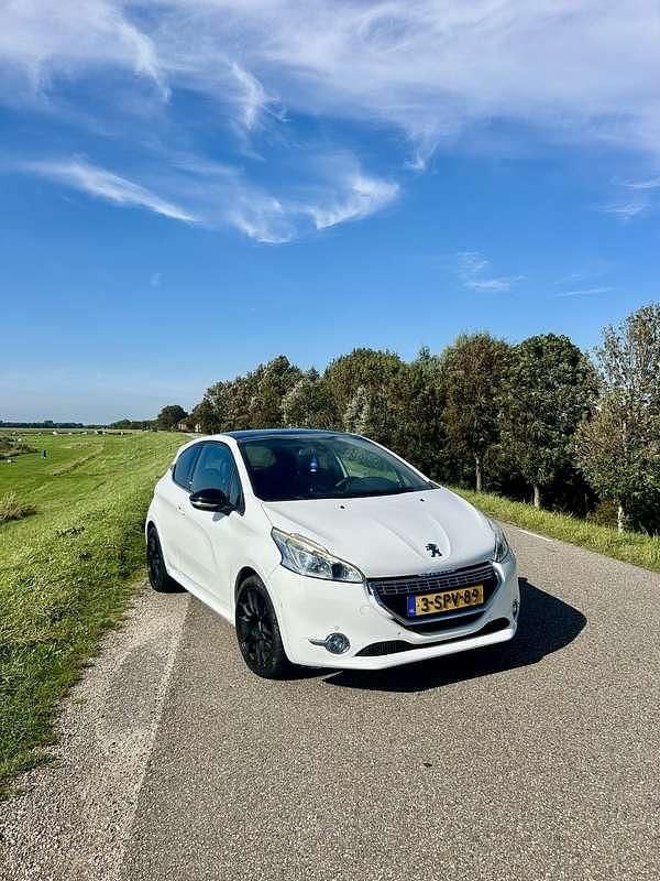Wit Gebruikt 2013 Peugeot 208 Hatchback | € 6.900 (Goede deal) - Afbeelding 1/4