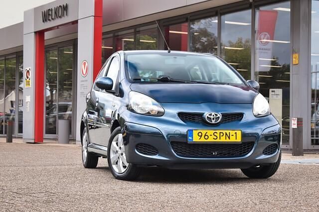 Groen Gebruikt 2011 Toyota Aygo Hatchback | € 4.985 (Eerlijke prijs) - Afbeelding 1/1