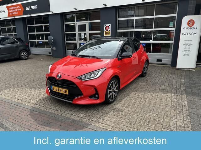 Rood Gebruikt 2021 Toyota Yaris Edition Hatchback | € 19.950 (Eerlijke prijs) - Afbeelding 1/4