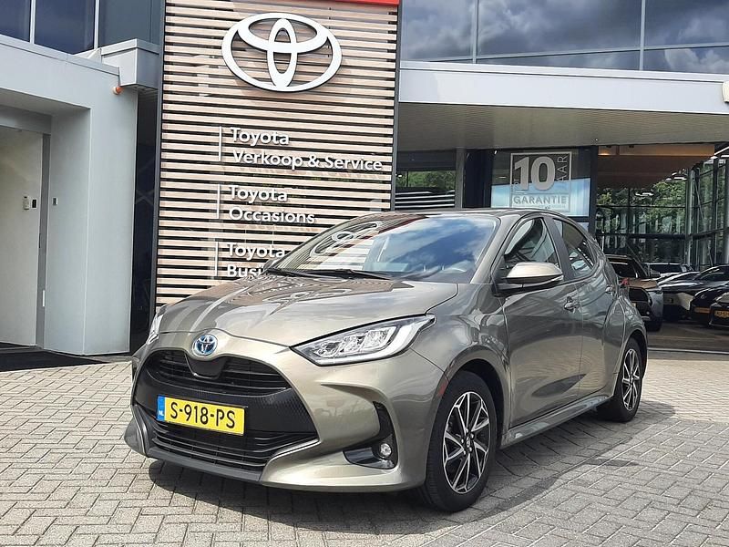 Groen Gebruikt 2023 Toyota Yaris Hatchback | € 22.940 (Eerlijke prijs) - Afbeelding 1/4