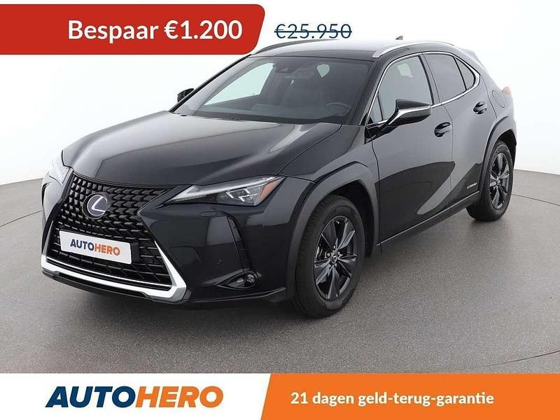 Zwart Gebruikt 2019 Lexus UX 250h E-FOUR Luxury Line SUV | € 24.349 - Afbeelding 1/3