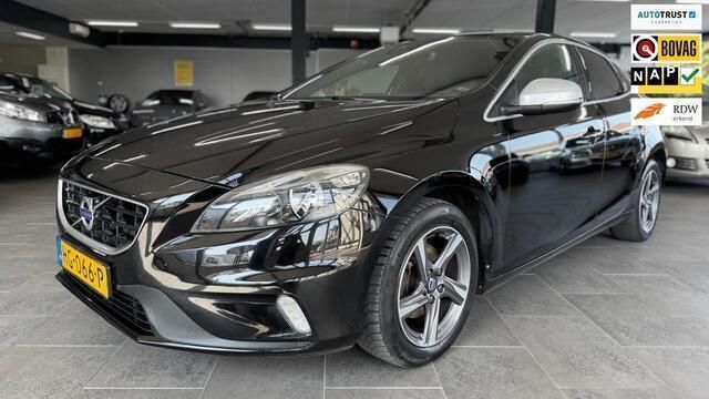 Zwart Gebruikt 2015 Volvo V40 Business Edition Stationwagen | € 8.450 (Eerlijke prijs) - Afbeelding 1/4