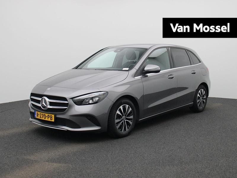 Grijs Gebruikt 2022 Mercedes B180 Business MPV | € 29.400 (Eerlijke prijs) - Afbeelding 1/4